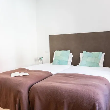 Plum Guide - Up To Santa Justa Apartman *